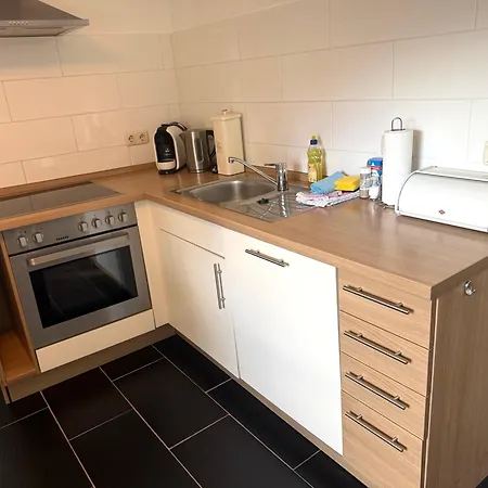 Primeloft Hirsch - Gemuetlich & Geraeumig - Bis 4 Pers - Eigener Eingang & Parkplatz - 84qm Im Eg 아파트