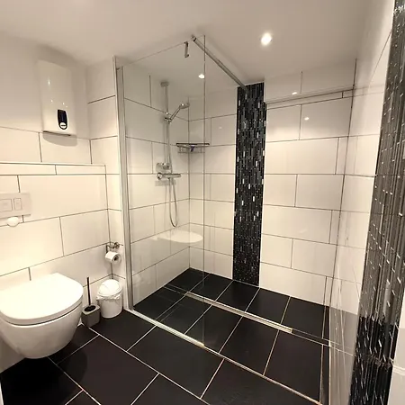 Primeloft Hirsch - Gemuetlich & Geraeumig - Bis 4 Pers - Eigener Eingang & Parkplatz - 84qm Im Eg 아파트 브라운라제