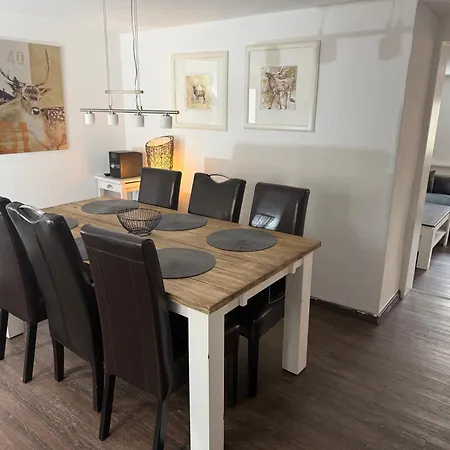 Primeloft Hirsch - Gemuetlich & Geraeumig - Bis 4 Pers - Eigener Eingang & Parkplatz - 84qm Im Eg * 브라운라제