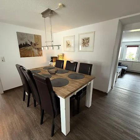 Primeloft Hirsch - Gemuetlich & Geraeumig - Bis 4 Pers - Eigener Eingang & Parkplatz - 84qm Im Eg 아파트 *