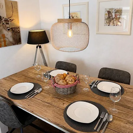 Primeloft Hirsch - 3 Min Zur Wurmbergseilbahn - Eg - Eigener Eingang - Parkplatz - 84qm Apartment *