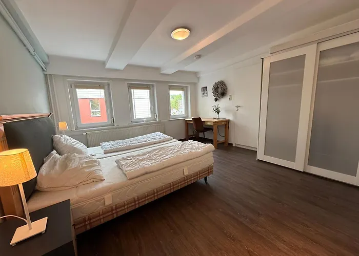 Primeloft Hirsch - Gemuetlich & Geraeumig - Bis 4 Pers - Eigener Eingang & Parkplatz - 84qm Im Eg *