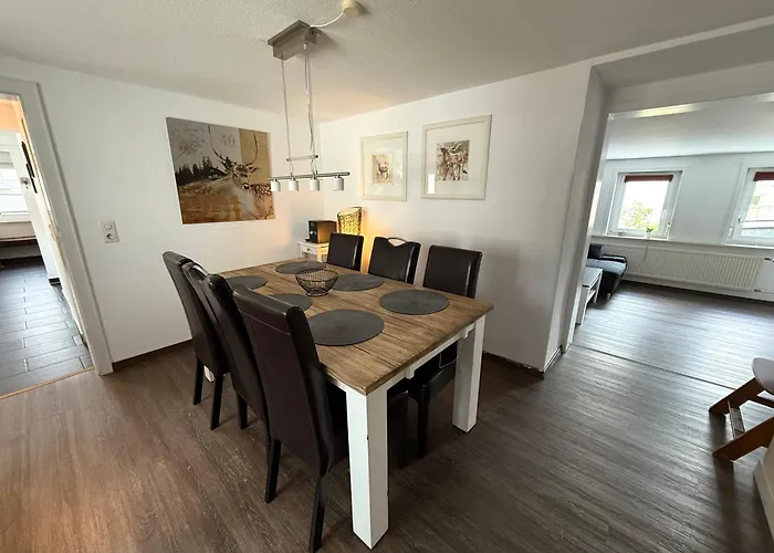 Primeloft Hirsch - Gemuetlich & Geraeumig - Bis 4 Pers - Eigener Eingang & Parkplatz - 84qm Im Eg Daire *